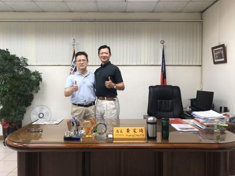 魏教授和新竹縣警局局長餐敘
